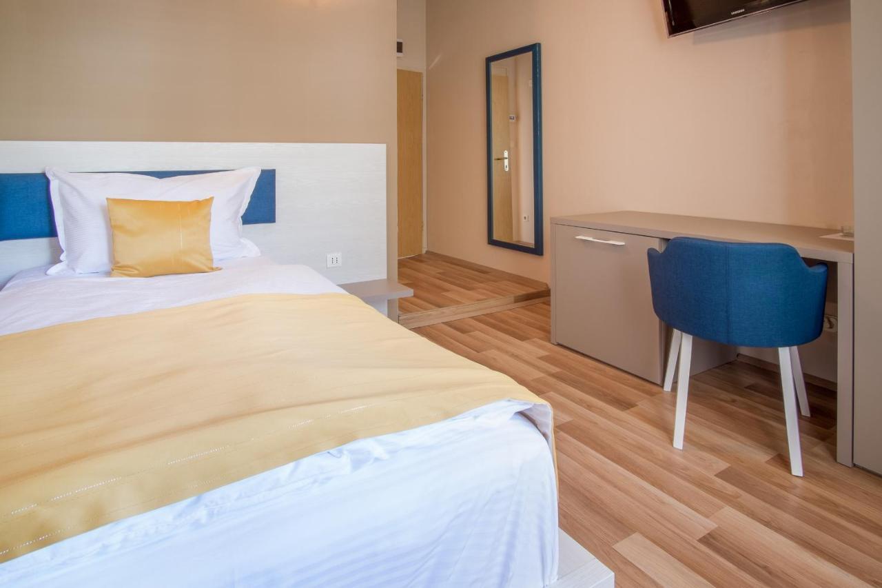 Rooms Nadia Stara Baska Bilik gambar